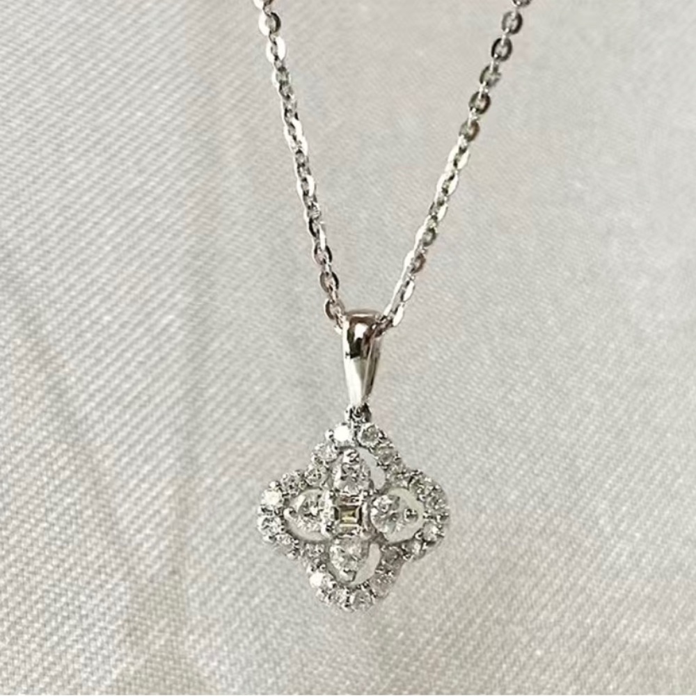 NWT-UNBRANDED FASHION GOLD-TONE SILVER TONE JEWELRY FLOWER NECKLACE NOT 925!! - Picture 4 of 6